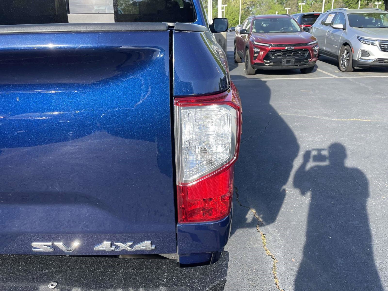 Used 2022 Nissan Titan SV AWD/4WD image 14