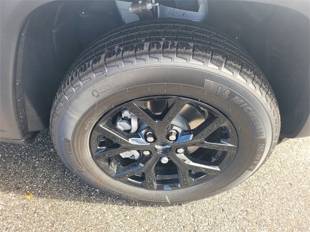 New 2025 Jeep Grand Cherokee Altitude image 19