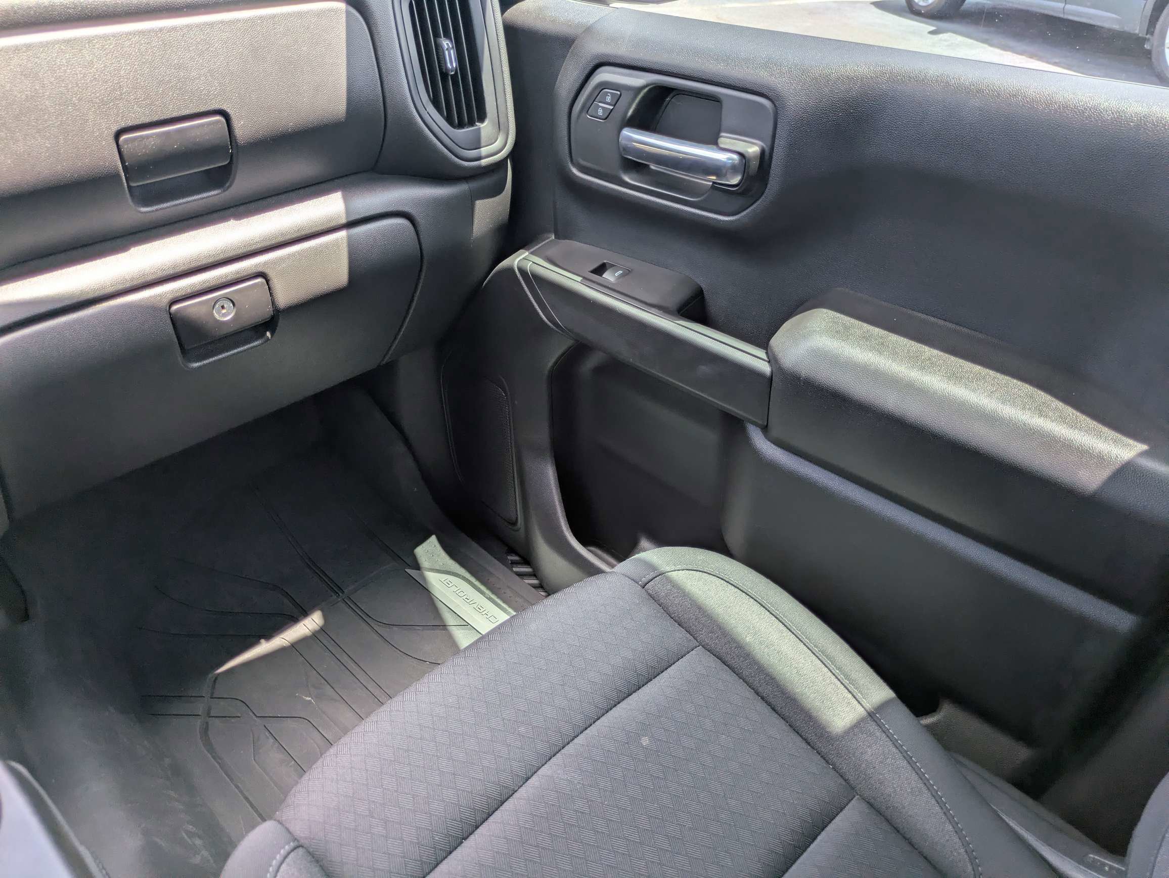 Used 2023 Chevrolet Silverado 1500 Custom RWD image 9