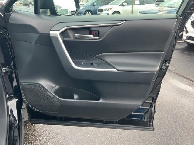 Used 2023 Toyota RAV4 XLE Premium image 31