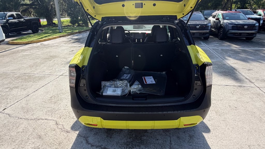 New 2026 Nissan Kicks SR FWD image 29