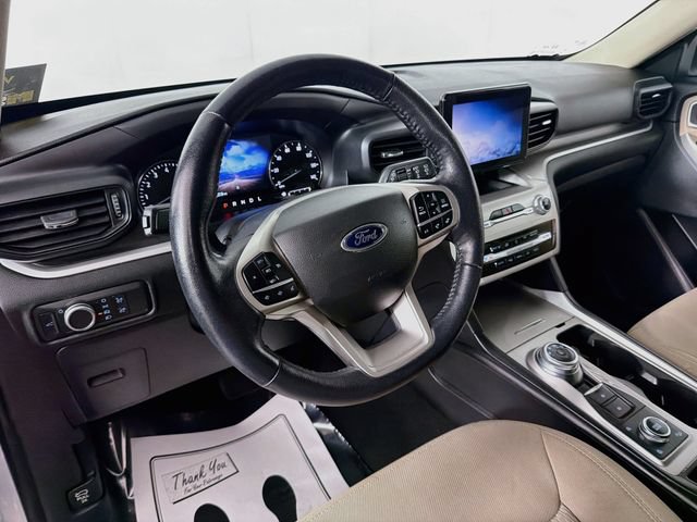Used 2022 Ford Explorer XLT AWD/4WD image 9