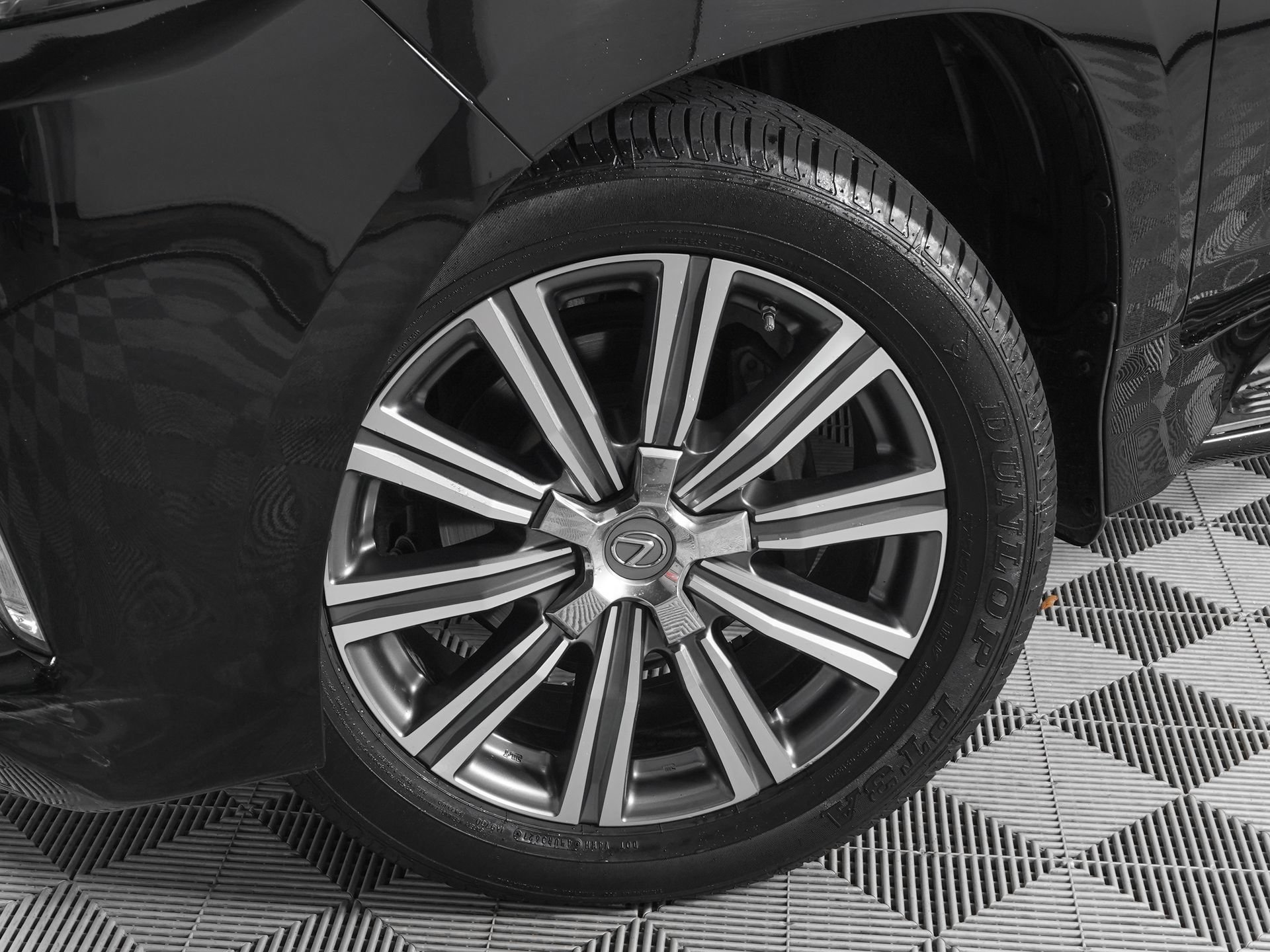 Used 2016 Lexus LX 570 4WD w/ Luxury Package image 32