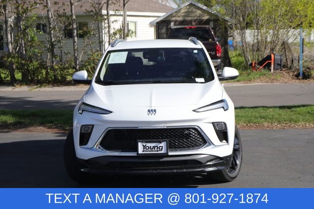 Used 2024 Buick Encore GX Sport Touring FWD image 2