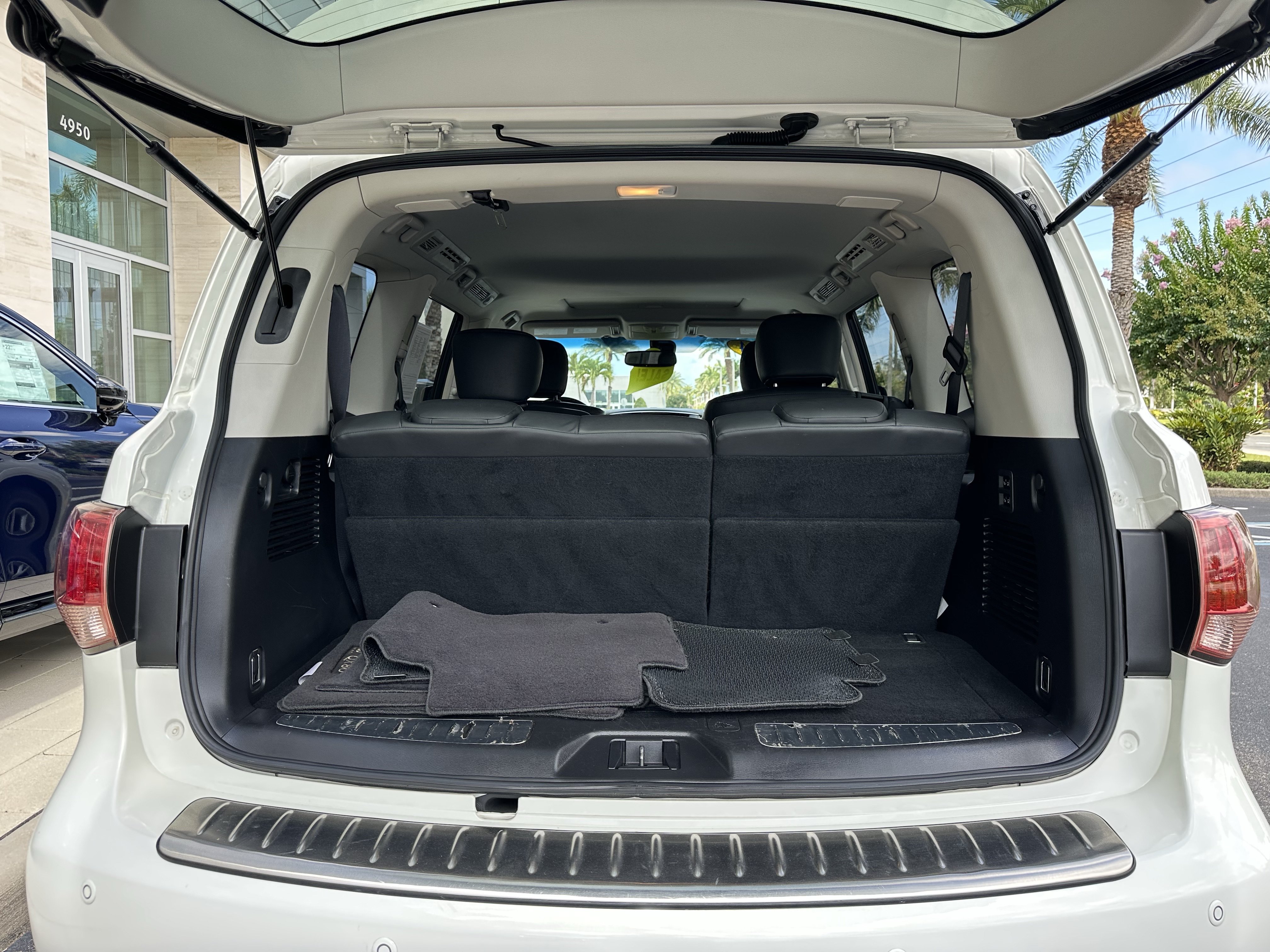 Used 2014 INFINITI QX80 2WD image 6