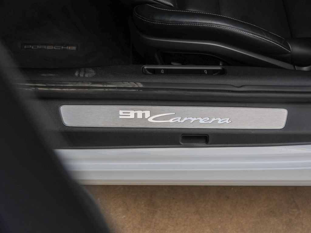 Certified 2023 Porsche 911 Carrera RWD image 17