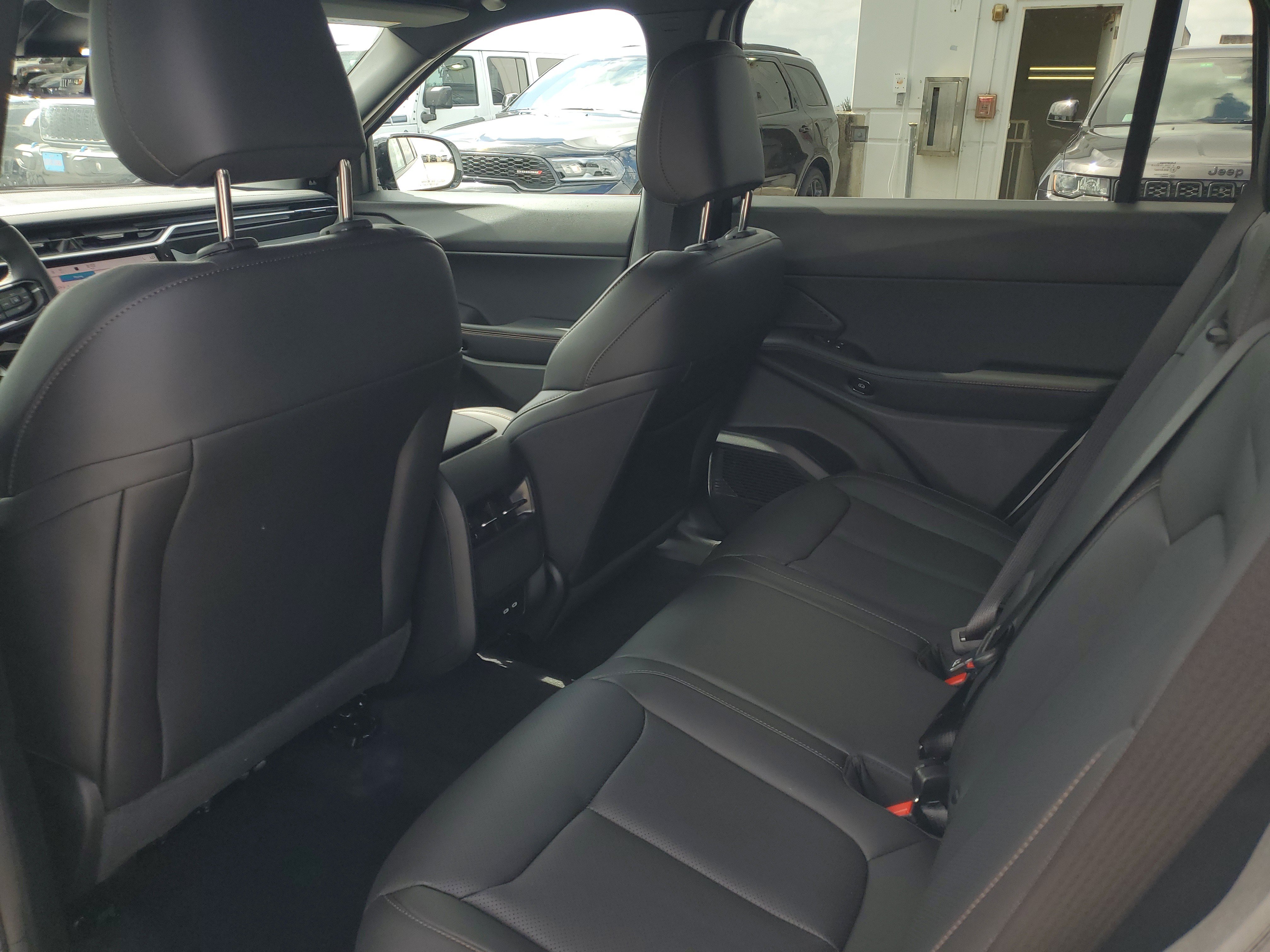 New 2026 Jeep Cherokee Limited AWD/4WD image 10