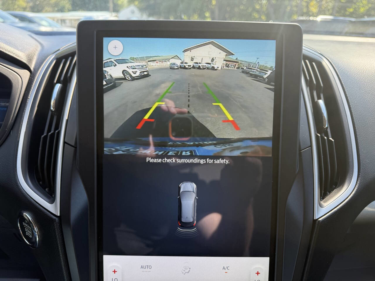 Used 2022 Ford Edge SE w/ Black Appearance Package image 20