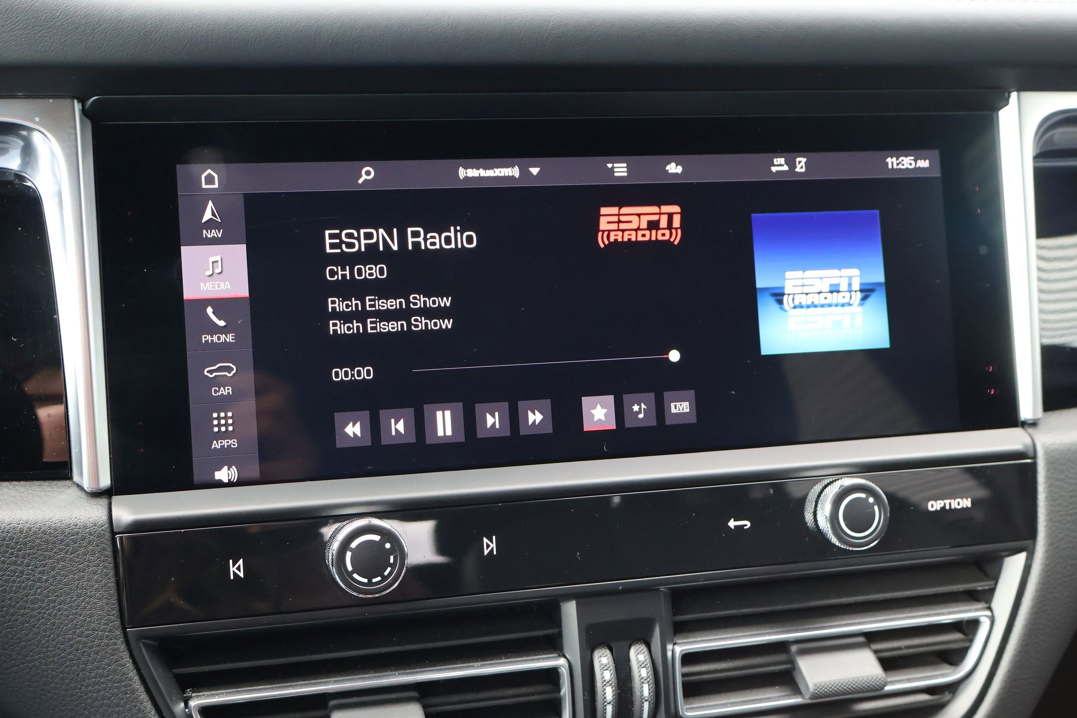 Used 2024 Porsche Macan Turbo image 17