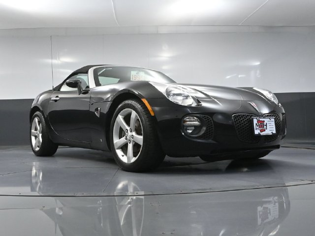 Used 2008 Pontiac Solstice GXP w/ Premium Package RWD image 39