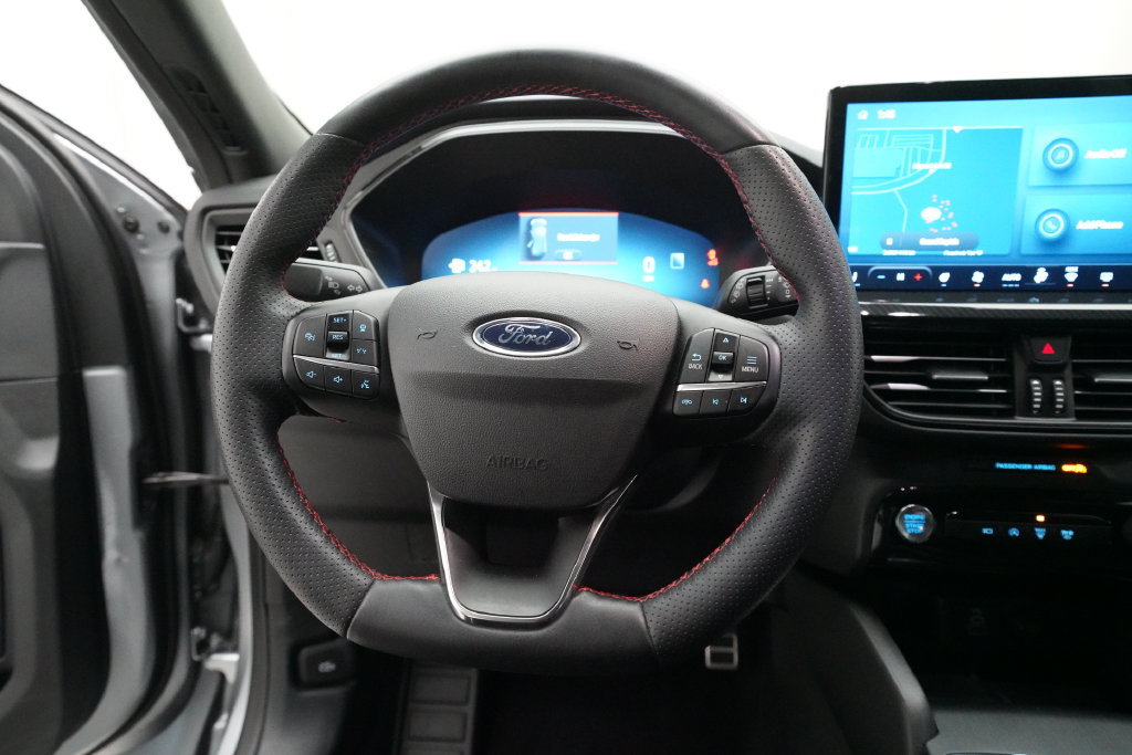 Used 2024 Ford Escape ST-Line Select AWD/4WD image 4