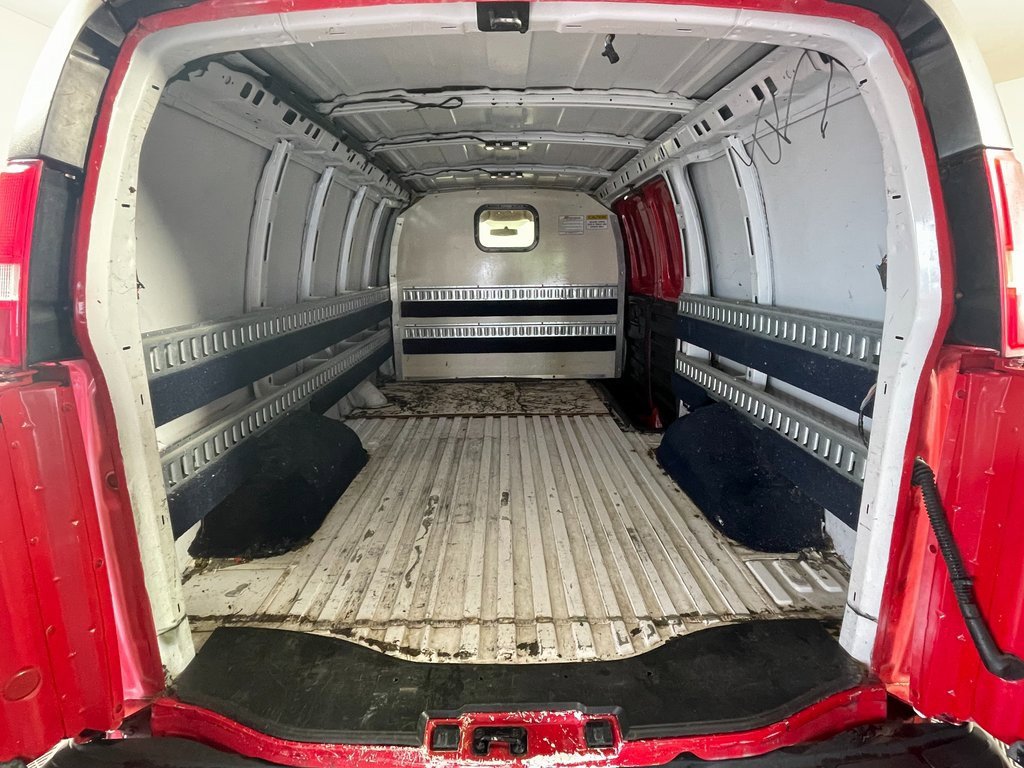 Used 2015 Chevrolet Express 2500 image 7