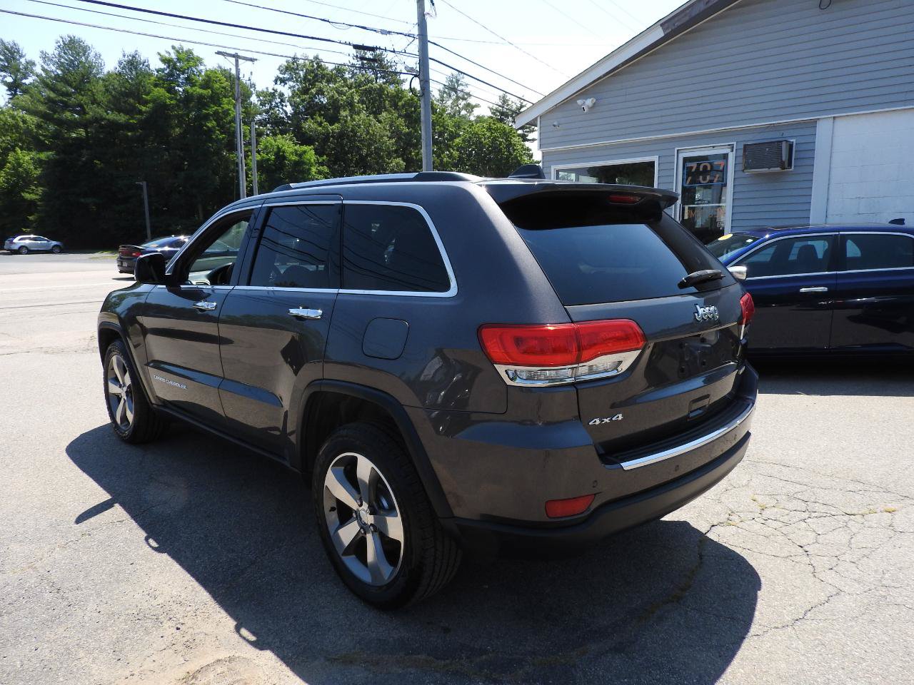 Used 2016 Jeep Grand Cherokee Limited w/ Luxury Group II AWD/4WD image 6