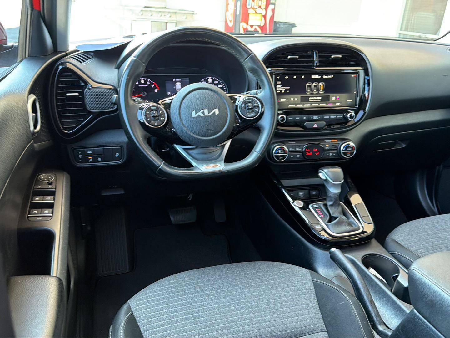 Used 2022 Kia Soul GT-Line FWD image 18