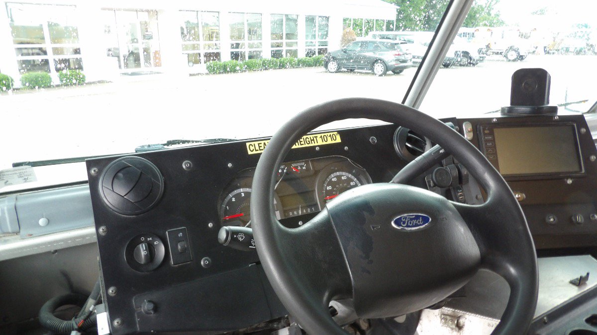 Used 2019 Ford E-450 and Econoline 450 Super Duty RWD image 7