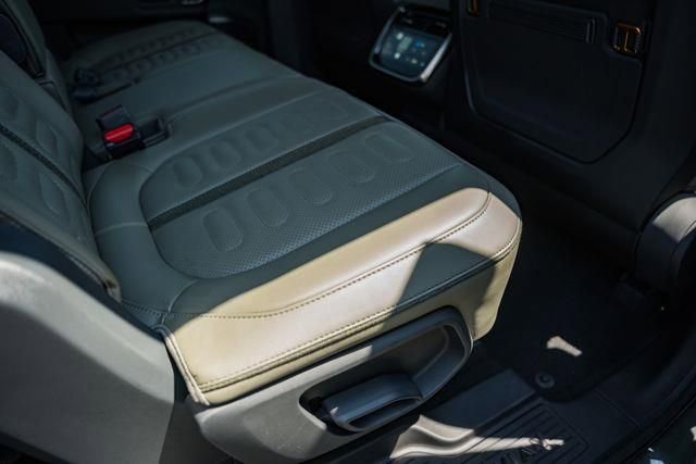 Used 2023 Rivian R1S Launch Edition image 21
