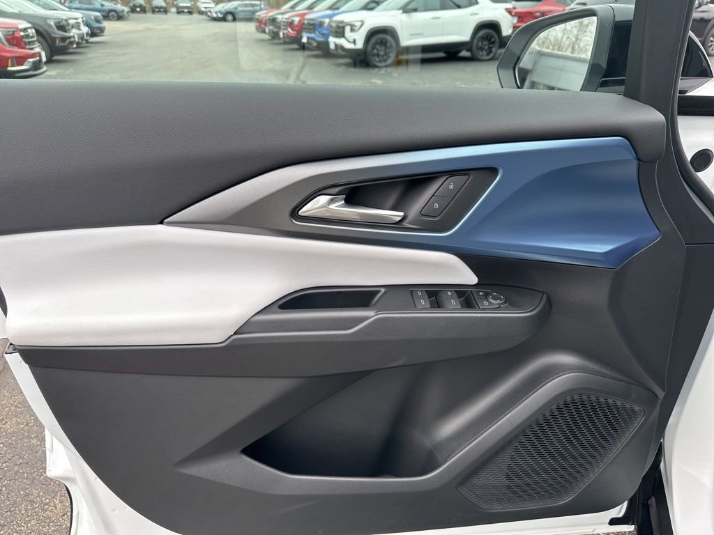 Used 2025 Chevrolet Equinox EV LT image 14