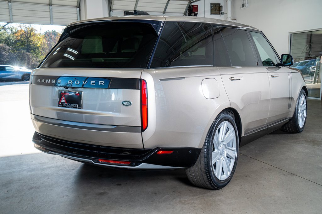 Used 2023 Land Rover Range Rover Long Wheelbase SE image 6