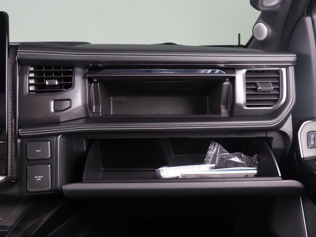 Used 2024 Ford F150 Lightning Platinum AWD/4WD image 57