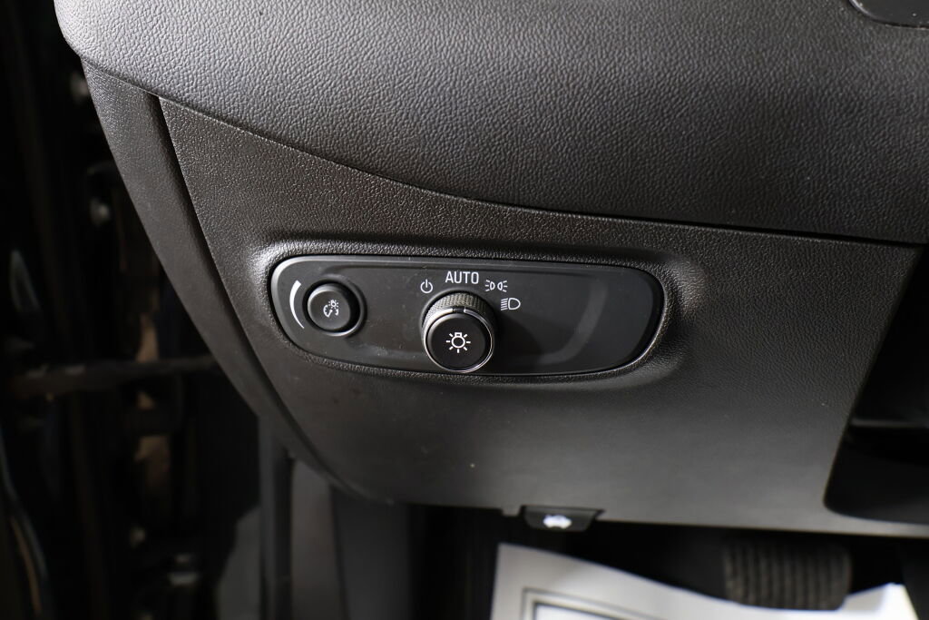 Used 2020 Chevrolet Equinox LT image 31