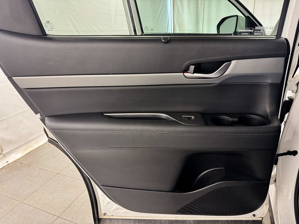 Used 2022 Hyundai Palisade SEL w/ Premium Package FWD image 15