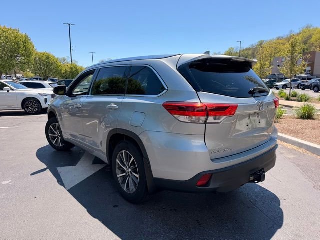 Used 2017 Toyota Highlander XLE AWD/4WD image 8