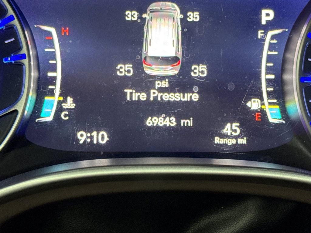 Used 2023 Chrysler Pacifica Touring-L FWD image 28
