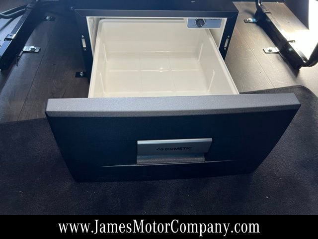 Used 2023 Mercedes-Benz Sprinter 3500 image 28