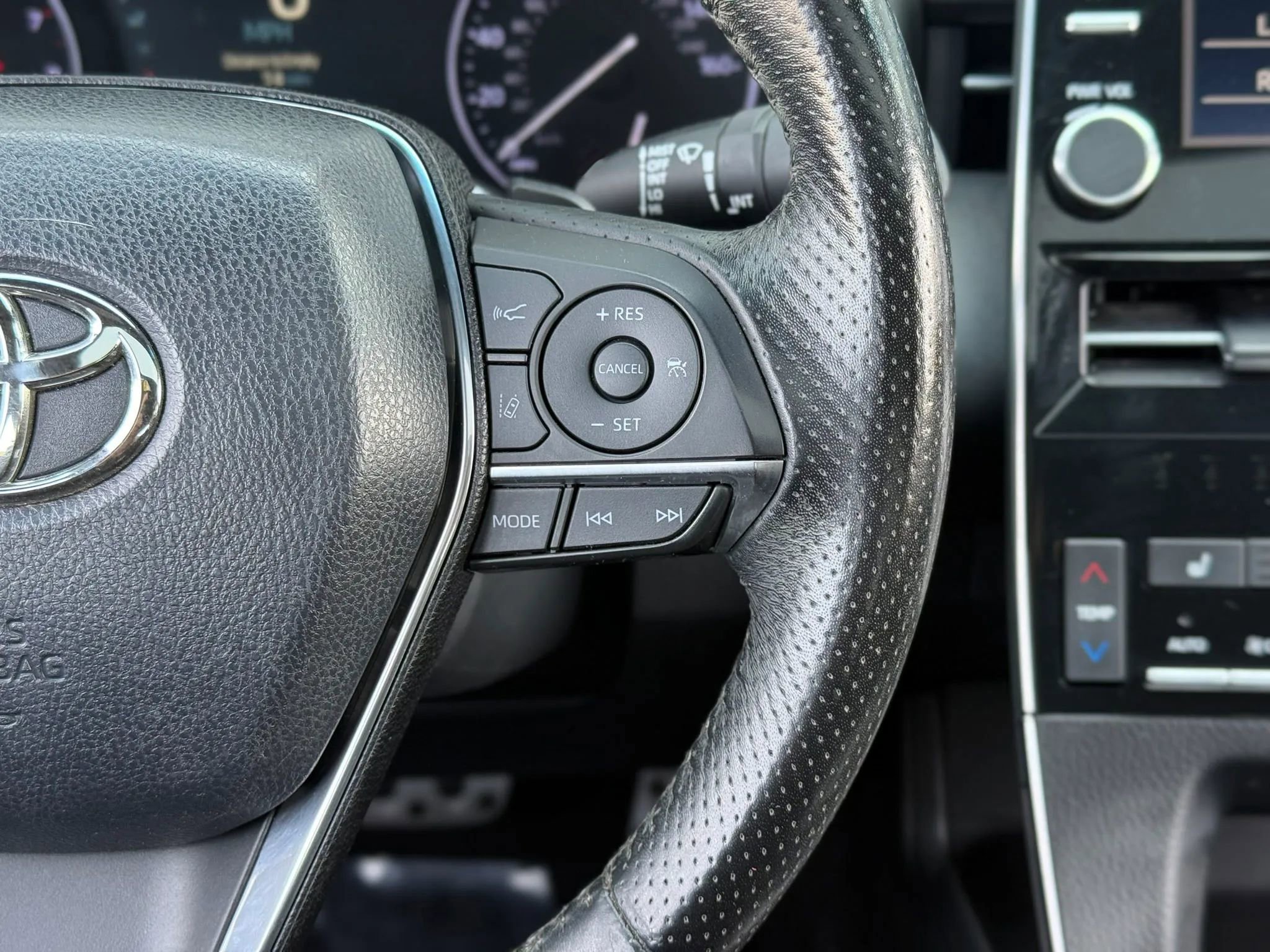 Used 2019 Toyota Avalon XSE image 20