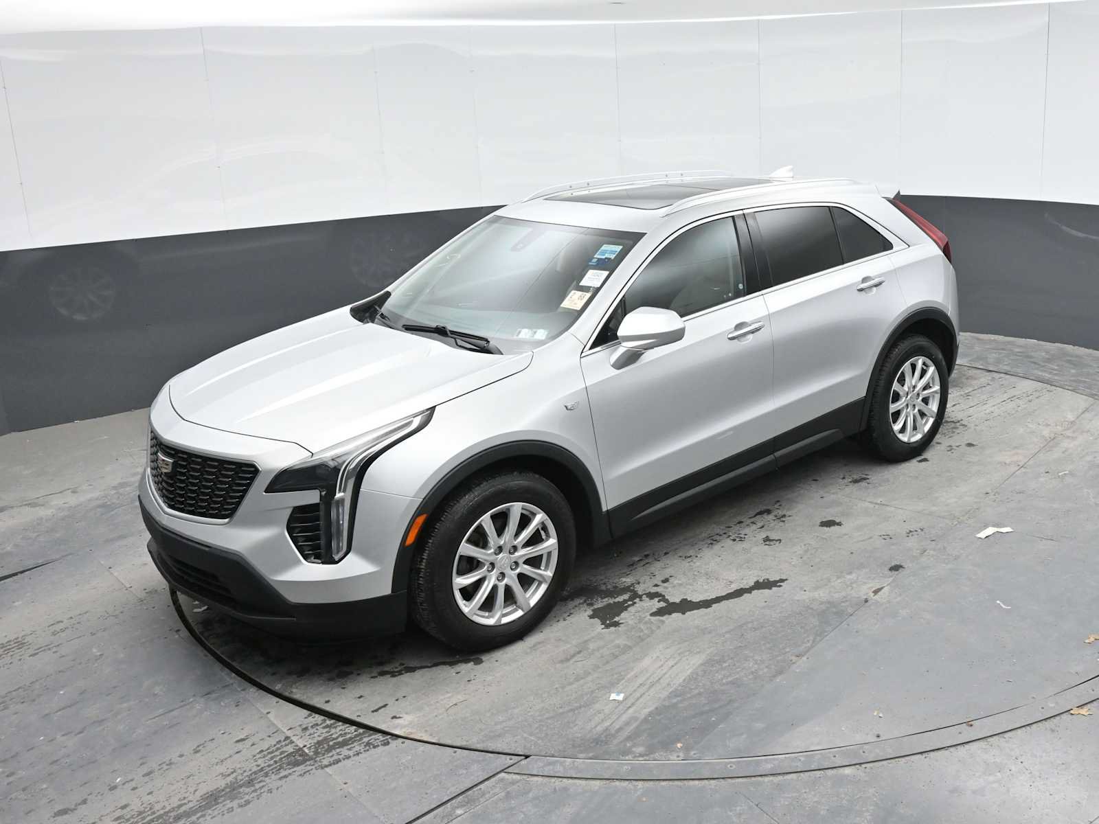 Used 2019 Cadillac XT4 Luxury w/ Cold Weather Package AWD/4WD image 29