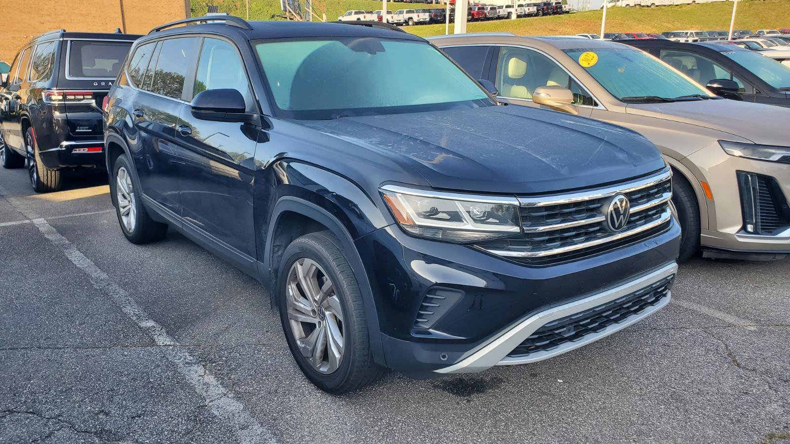 Used 2021 Volkswagen Atlas SE w/ Panoramic Sunroof Package image 2