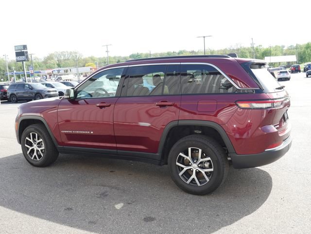 Used 2024 Jeep Grand Cherokee Limited w/ Luxury Tech Group II AWD/4WD image 10