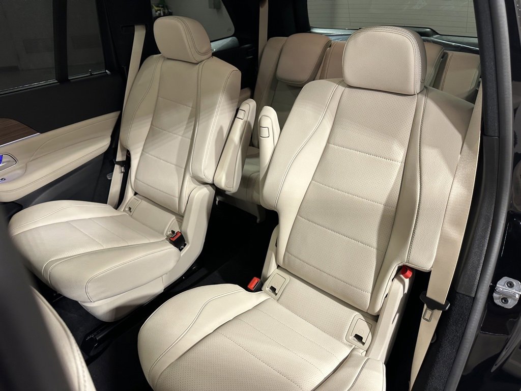 New 2026 Mercedes-Benz GLS 450 4MATIC image 17