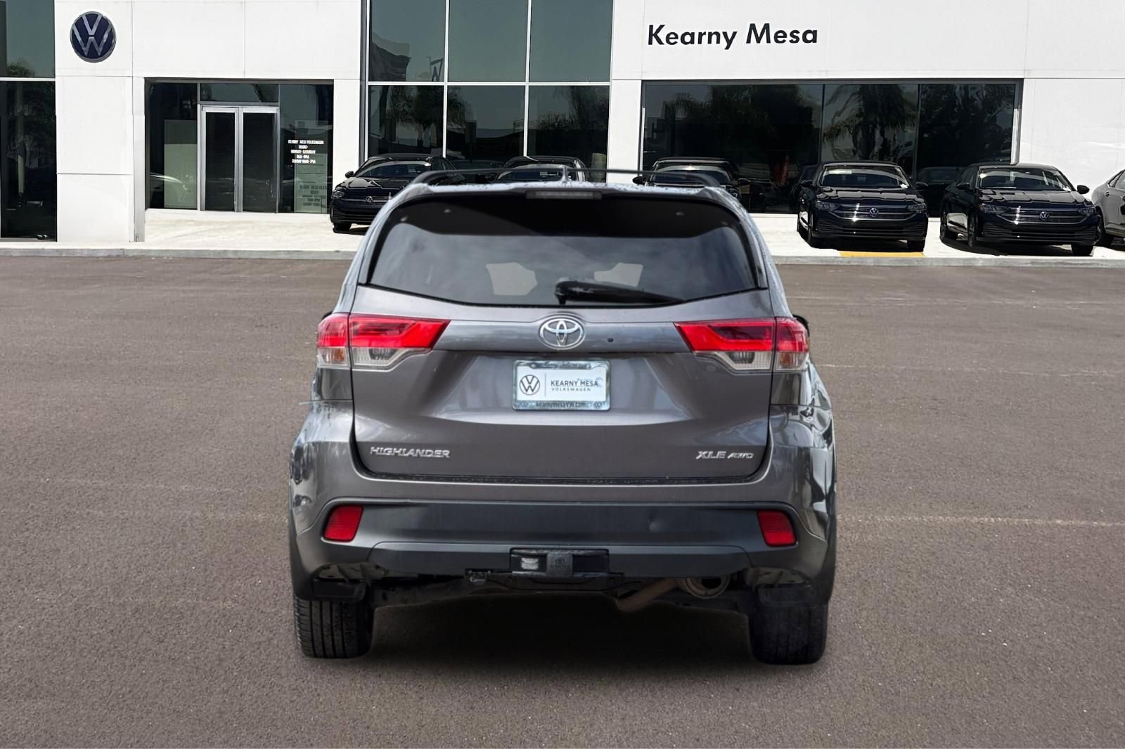 Used 2017 Toyota Highlander XLE image 5