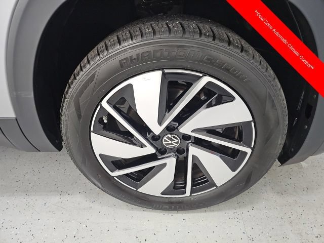 Used 2025 Volkswagen Atlas SE AWD/4WD image 8