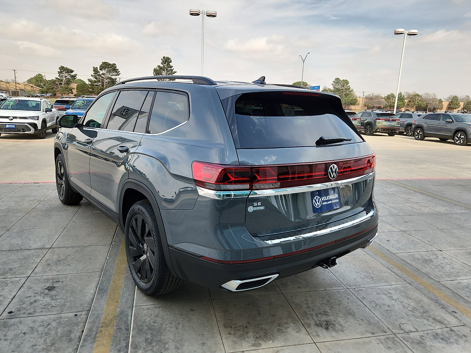 New 2026 Volkswagen Atlas SE image 5