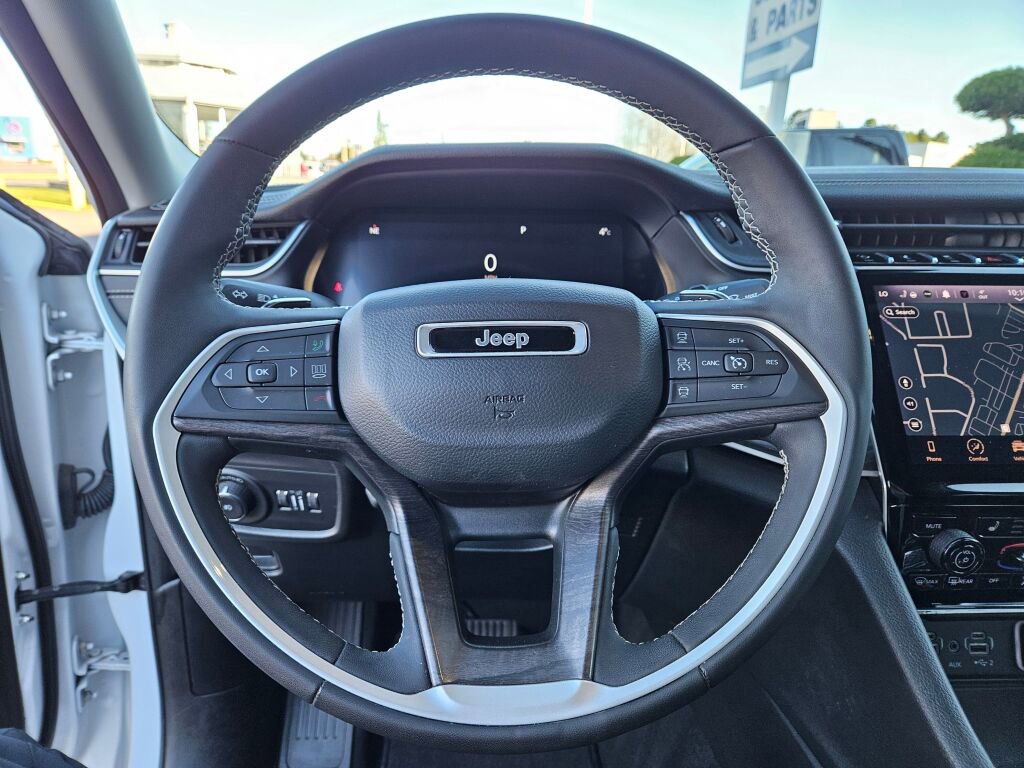 Used 2023 Jeep Grand Cherokee Limited w/ Luxury Tech Group II image 24