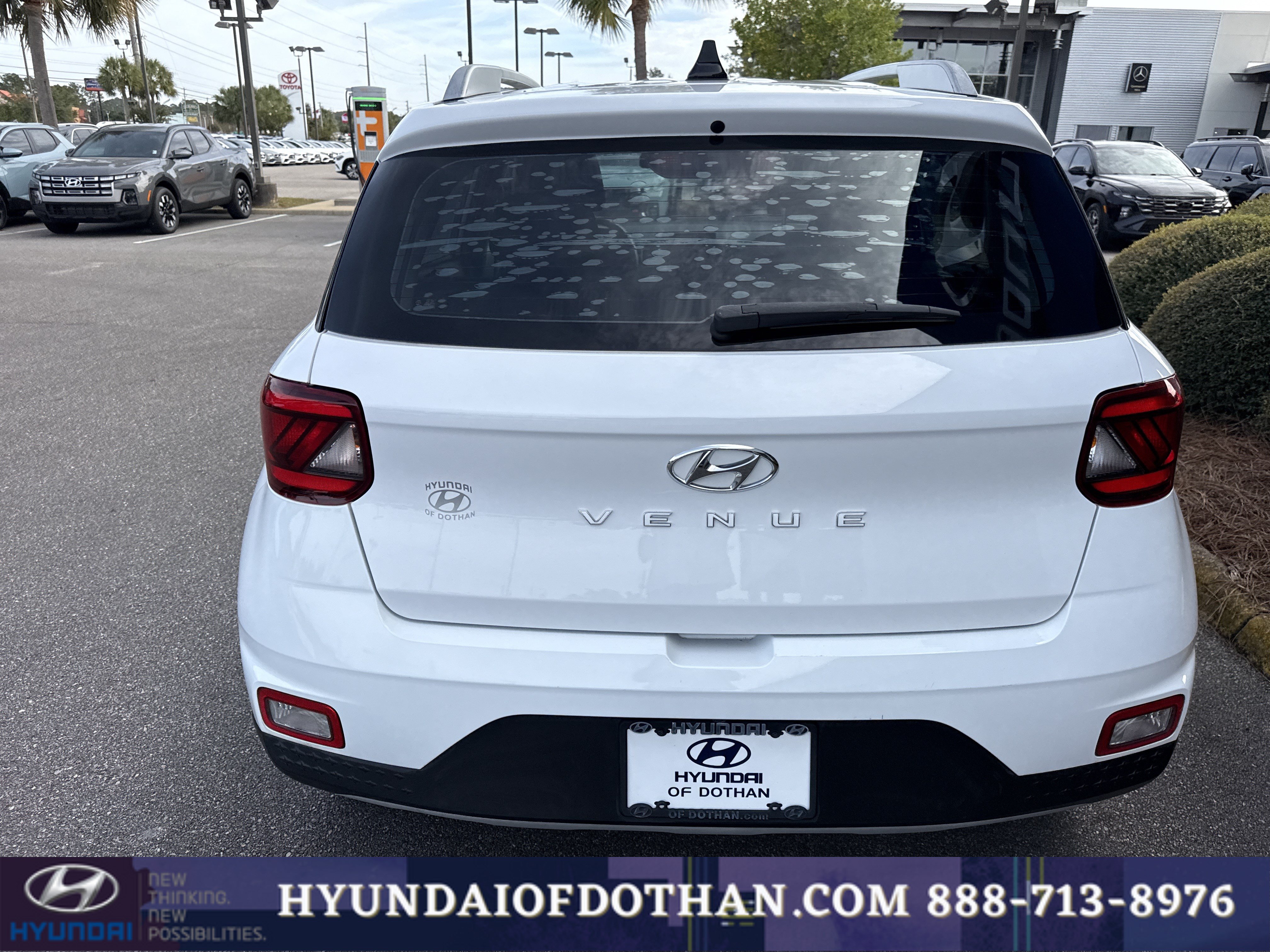 Certified 2022 Hyundai Venue SEL FWD image 3