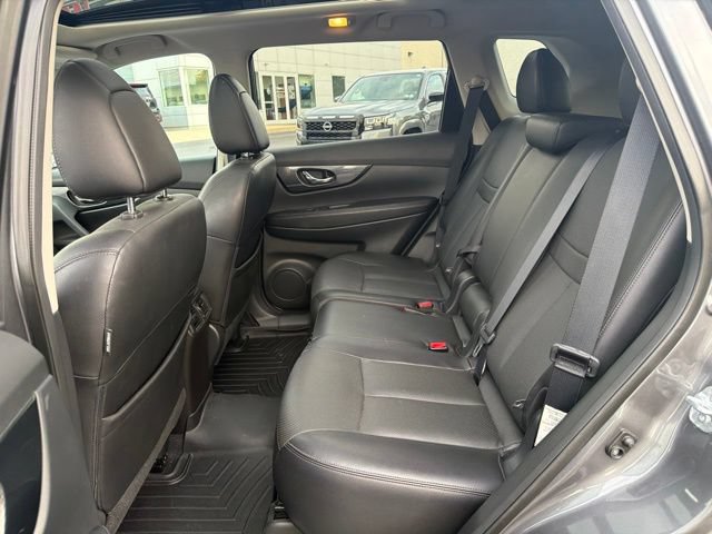 Used 2016 Nissan Rogue SL w/ SL Premium Package AWD/4WD image 18