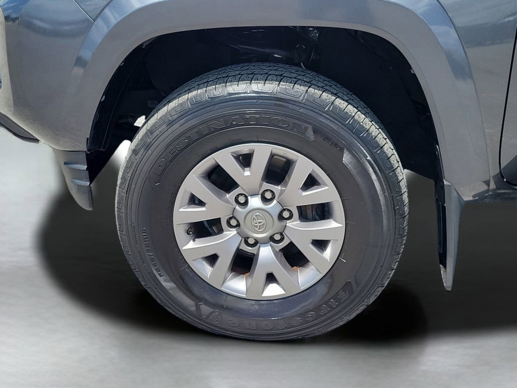 Used 2017 Toyota Tacoma SR5 w/ Tow Package image 10