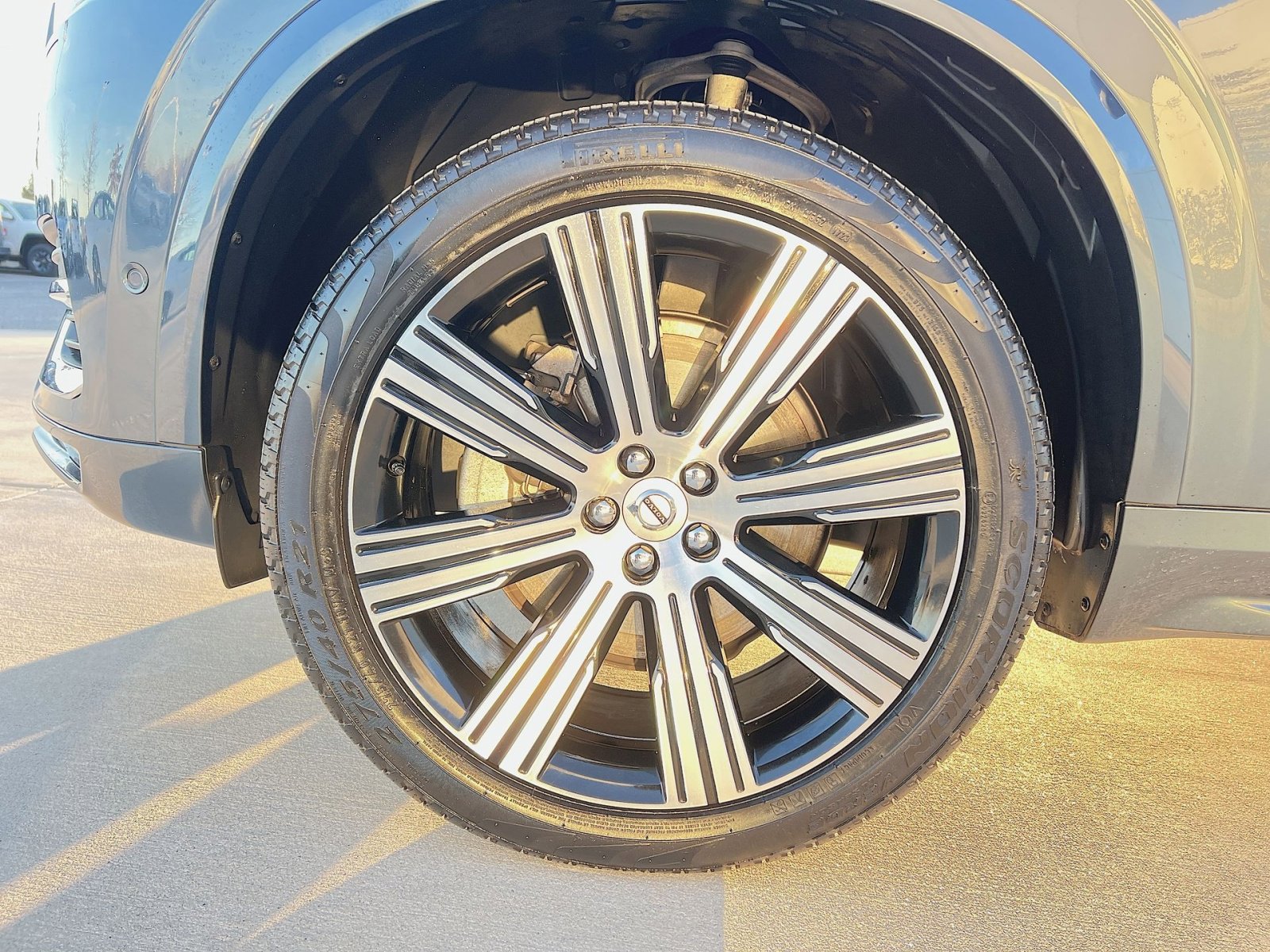 Certified 2024 Volvo XC90 B6 Ultimate w/ Protection Package Premier image 12