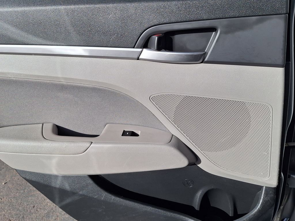 Used 2019 Hyundai Elantra SEL image 12