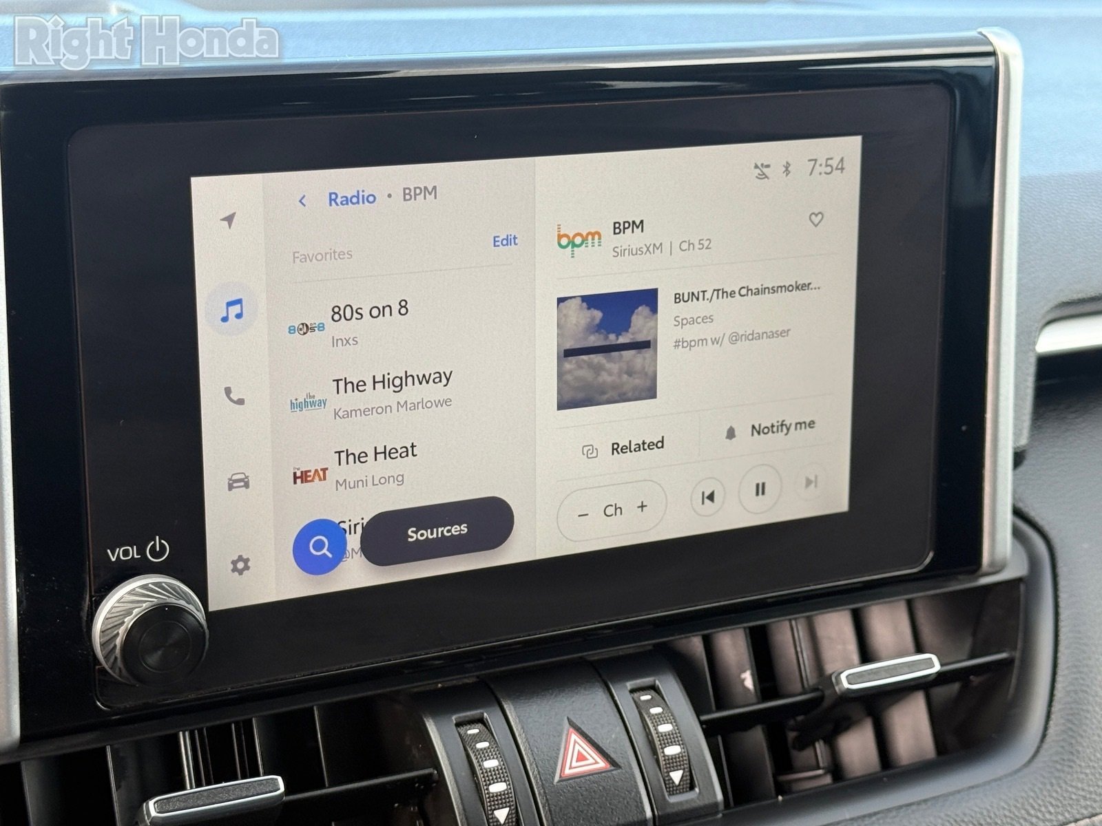 Used 2025 Toyota RAV4 XLE Premium image 20