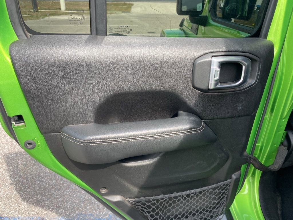 Used 2019 Jeep Wrangler Unlimited Sahara image 12