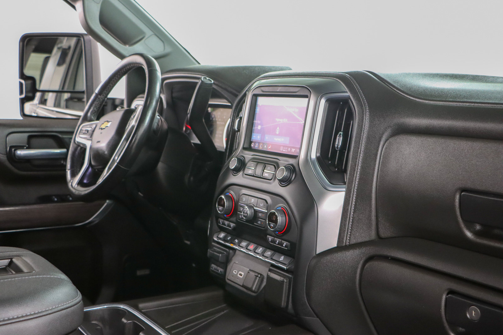 Used 2022 Chevrolet Silverado 2500 LTZ w/ Z71 Chrome Sport Edition AWD/4WD image 30