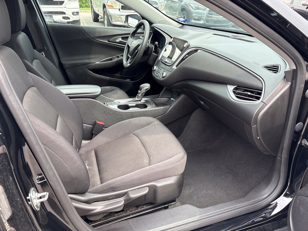 Used 2025 Chevrolet Malibu LT FWD image 24