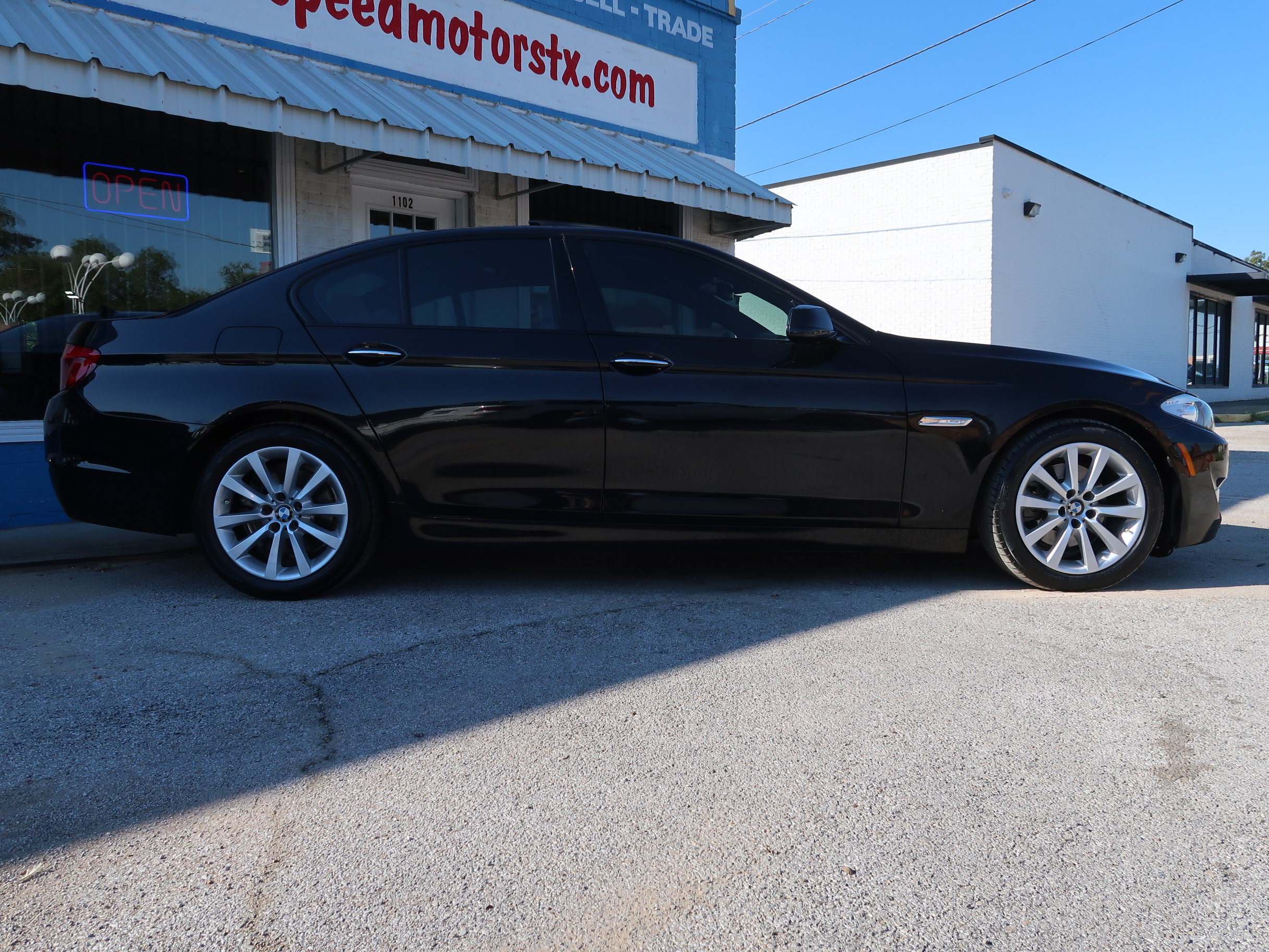 Used 2012 BMW 528i Sedan RWD image 4