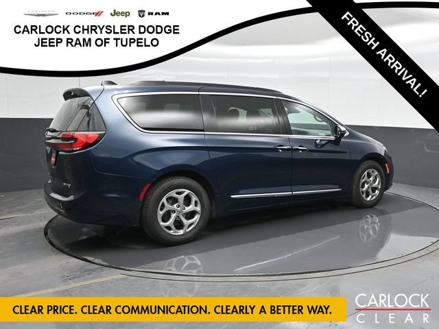Used 2023 Chrysler Pacifica Limited FWD image 3