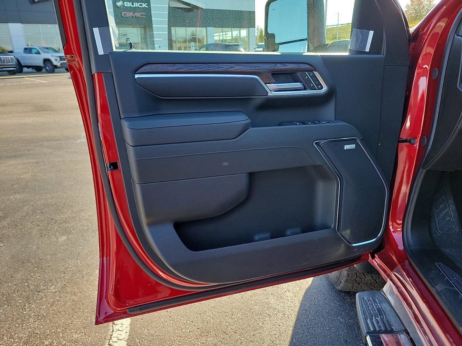 New 2026 GMC Sierra 2500 SLT w/ SLT Premium Package image 18