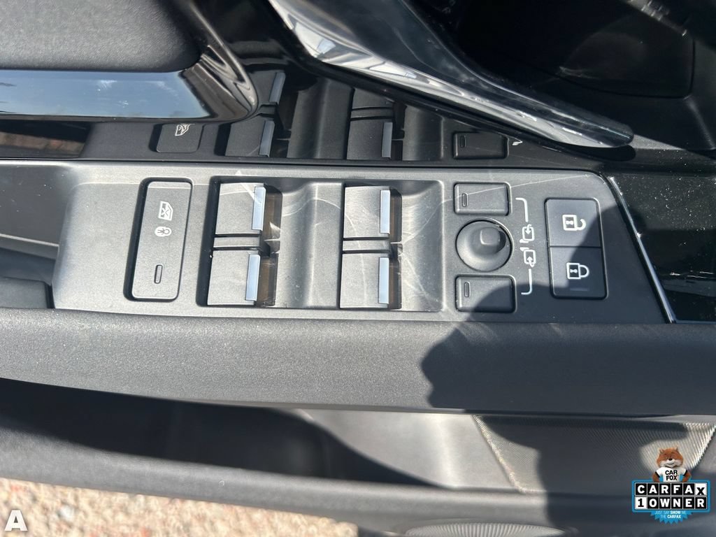 Used 2025 Land Rover Range Rover Evoque S AWD/4WD image 19